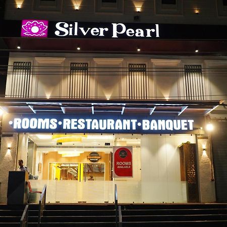 Hotel Silver Pearl Alīgarh Zewnętrze zdjęcie