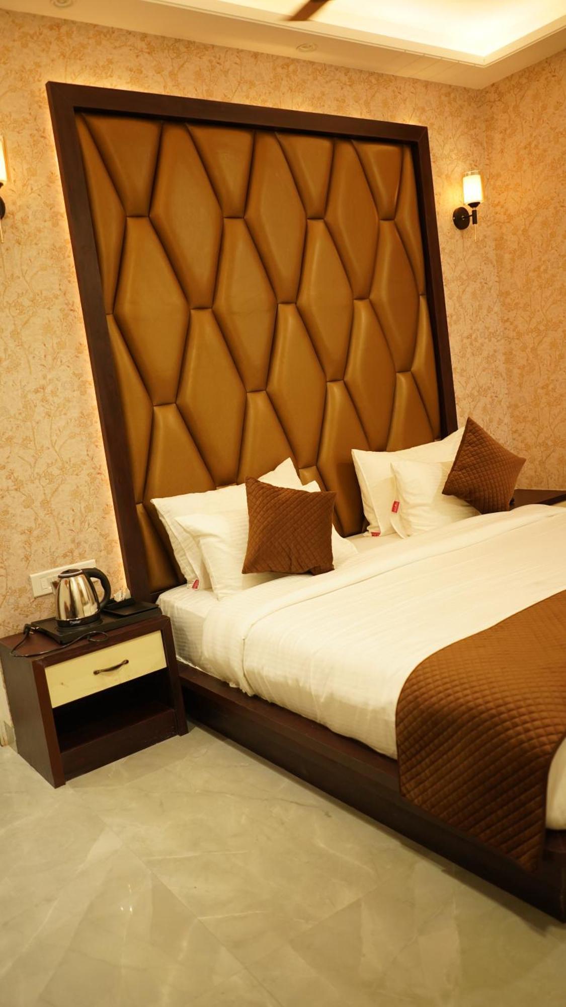 Hotel Silver Pearl Alīgarh Zewnętrze zdjęcie