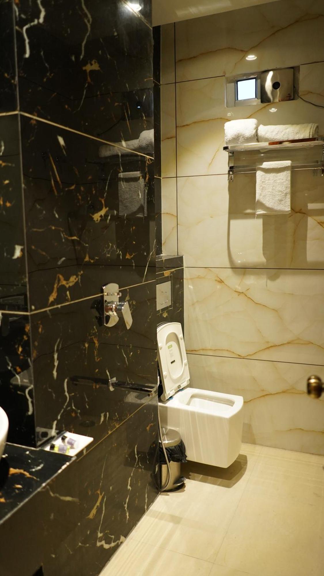 Hotel Silver Pearl Alīgarh Zewnętrze zdjęcie
