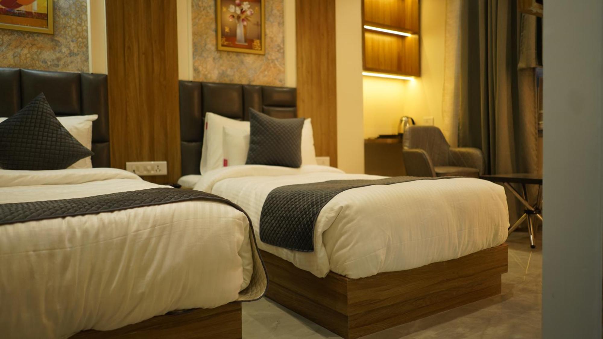 Hotel Silver Pearl Alīgarh Zewnętrze zdjęcie