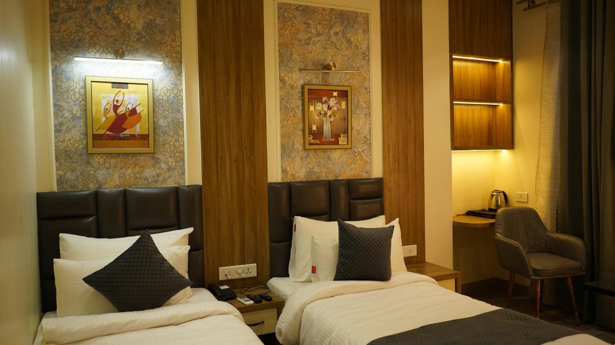 Hotel Silver Pearl Alīgarh Zewnętrze zdjęcie